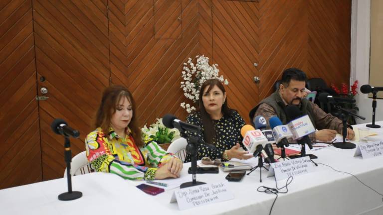 Diputados de la Comisión de Vivienda y Justicia del Congreso del Estado estuvieron en Sala de Cabildo de Mazatlán.