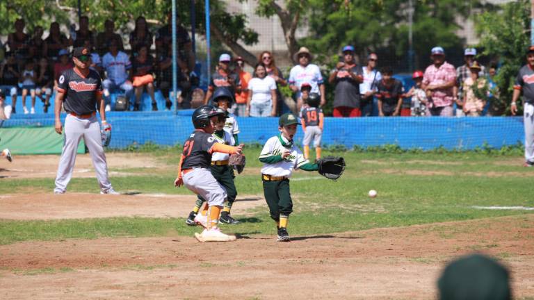 Liga Humaya Verde se impone a Liga Centauros Rojo.
