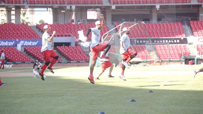 Randy Romero ya entrena con Venados.
