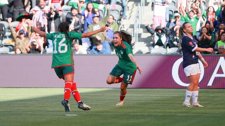 Jacqueline Ovalle marcó dos goles por México.