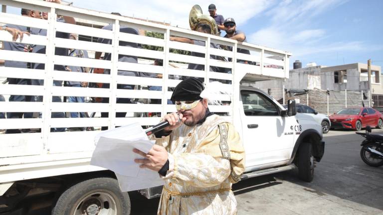 Los Bolcheviques proclaman que arderá el cobro del celular en la quema del Mal Humor este sábado.