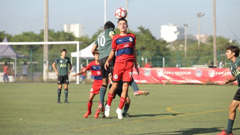 Buenas acciones hay en la Copa Mazatlán de Futbol.