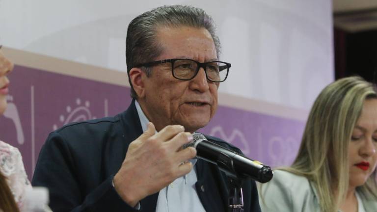 El Secretario General del Gobierno del Estado, Feliciano Castro Meléndrez, dice que el combate a la delincuencia debe emprenderse por autoridades mexicanas.