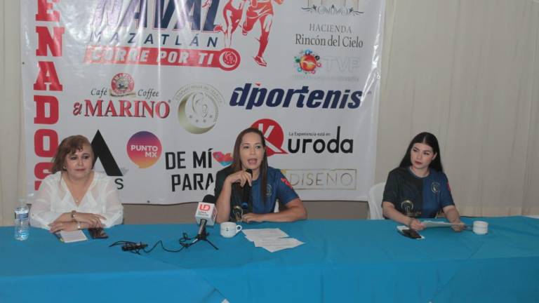 En rueda de prensa se dan pormenores de la carrera.