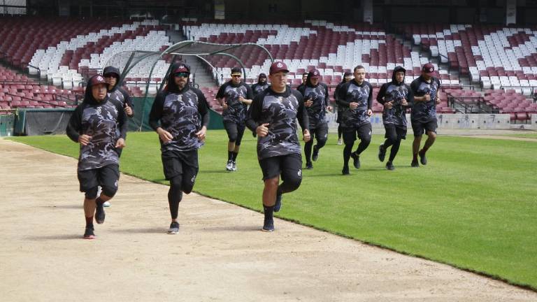 Tomateros continuará este domingo entrenando en el estadio.