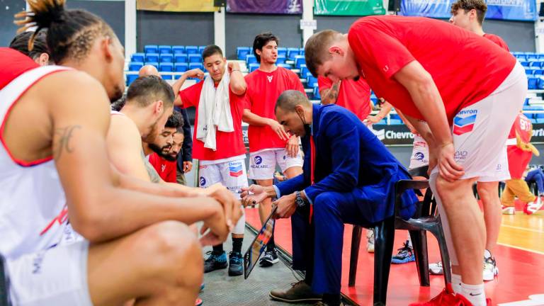 Venados Basketball repartió triunfos en casa el pasado fin de semana, ante Pioneros de Los Mochis.