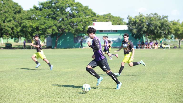 Mazatlán FC sigue en la cima tras imponerse a los rosarenses.