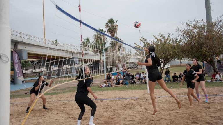 Se vivió la gran final del torneo de voleibol playero, entre otras actividades.