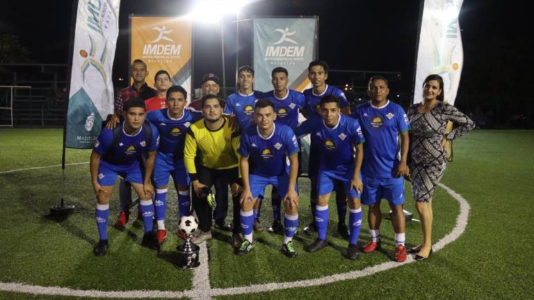 Familia Fajardo es el flamante campeón del torneo.