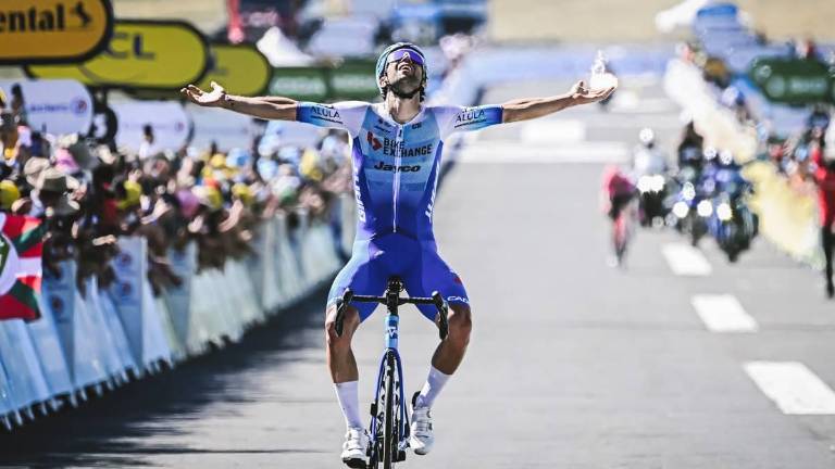 Michael Matthews gana una etapa mil 825 días después.