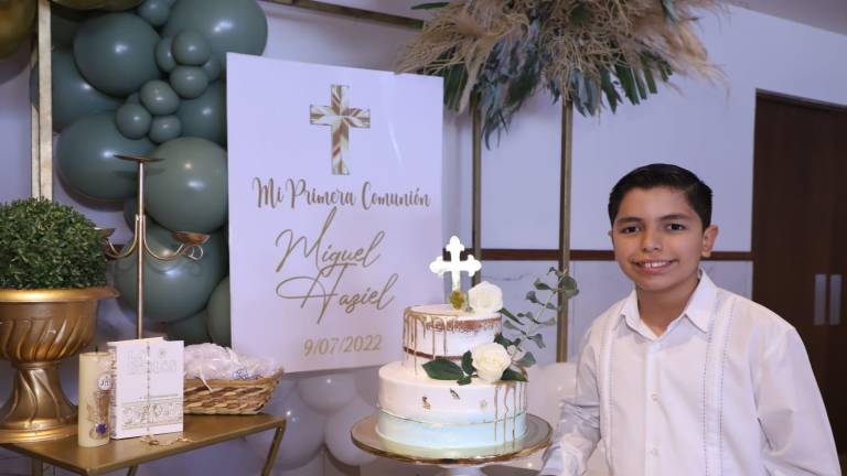Miguel Hazel Ramos Lizárraga realizó su primera comunión.