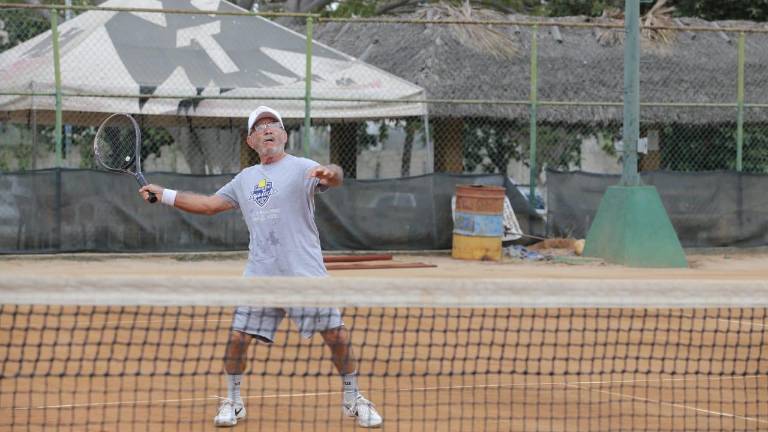 Partidos llenos de adrenalina se vivieron en el primer día de competecias.