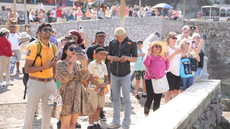 La llegada de visitantes internacionales dejó 6 mil 601.4 millones de dólares en México durante los primeros dos meses de 2025.