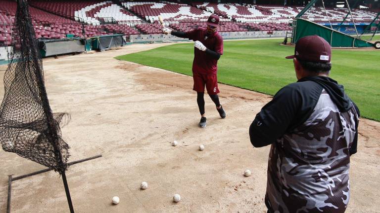 Tomateros arranca su pretemporada en su estadio.