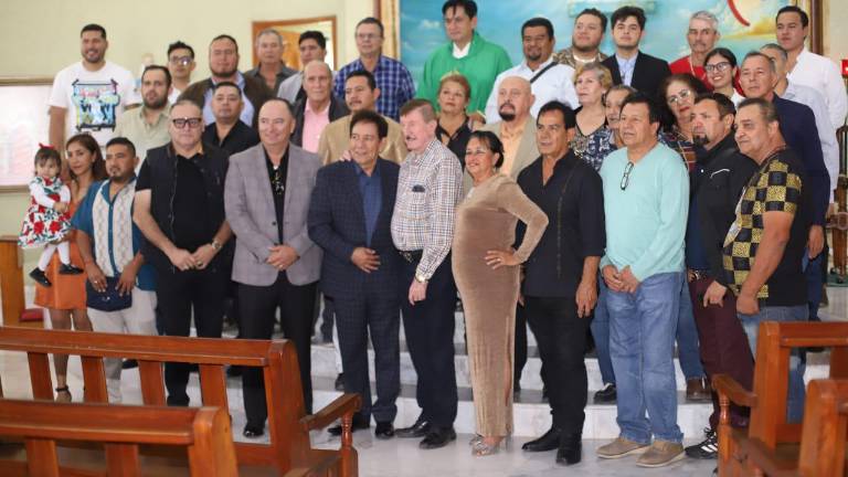 Autores y compositores sinaloenses festejan su día con una misa y comida.