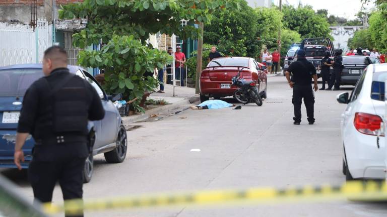 La víctima quedó tendida sobre una de las calles de la Colonia Constitución.