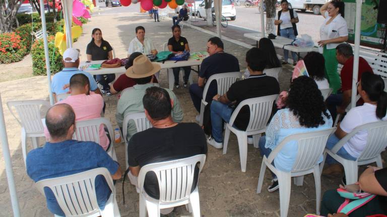 Inicio de campaña de colecta de mochilas en Rosario.