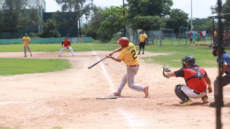 Los polleros buscan avanzar a la final.