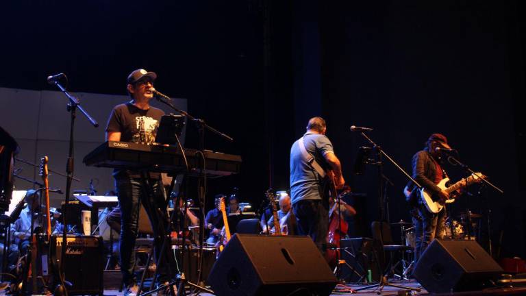 Grupo#9 durante los ensayos con la OSSLA.