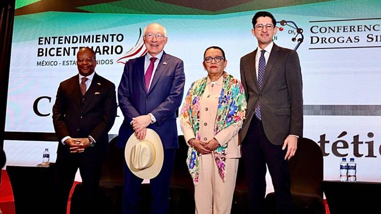 Blinken aseguró que EU y México están actuando para interrumpir cadenas de suministro, frenar la producción y distribución de químicos legales que se usan para fabricar drogas.