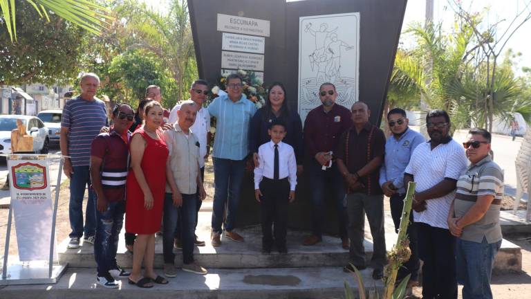 Los docentes fueron homenajeados por autoridades municipales en el marco del Día del Maestro.