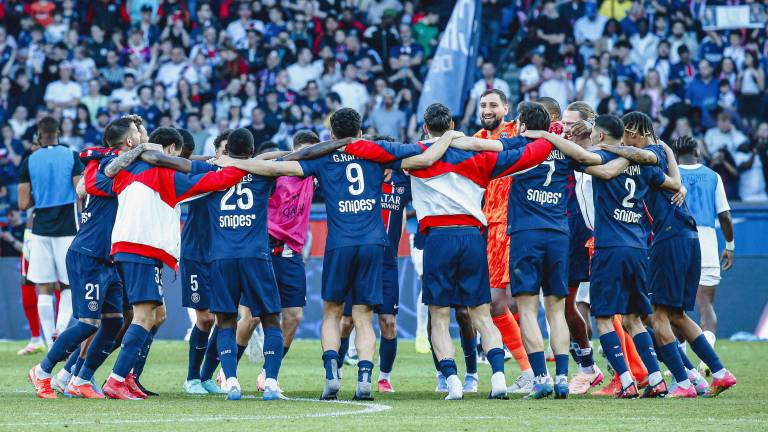 El PSG celebra su título.