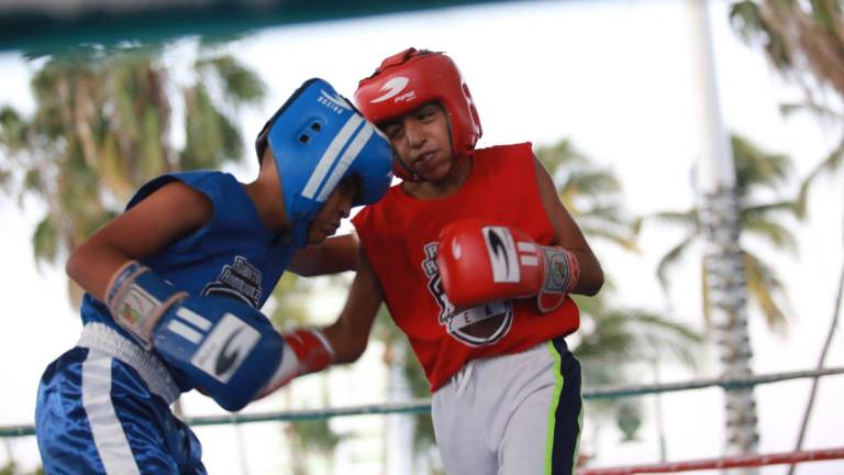 Participaron boxeadores de los 13 a 18 años de edad.