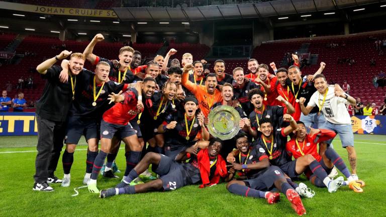 Los jugadores del PSV Eindhoven celebran su título.