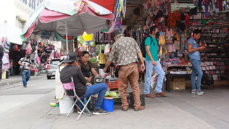 El Pleno Municipal acordó condonar el cobro de derecho de piso en mercado y vía pública durante el mes de abril.