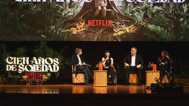 En México se llevó a cabo un conversatorio en el que participaron Carmen Aristegui, Francisco Ramos y las guionistas Camila Brugés y Natalia Santa.