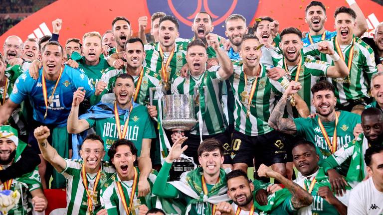 Real Betis se coronó como campeón de la Copa del Rey, al vencer en penaltis al Valencia.