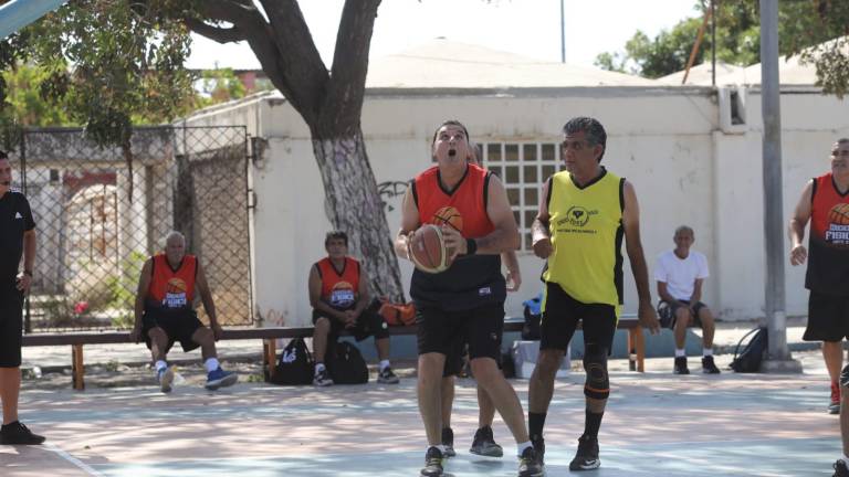 Educación Física sigue dando cátedra en la cancha.