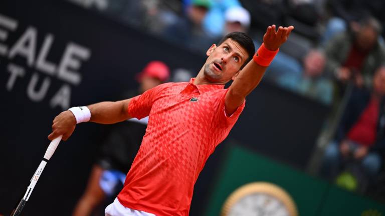 Novak Djokovic se impuso a Cameron Norrie, que lo hizo molestar al propinarle un pelotazo.