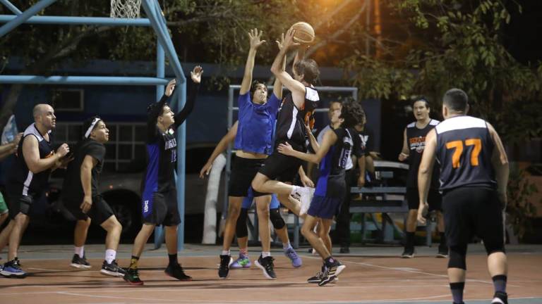 La Liga de Básquetbol de Casa Hogar reúne a los mejores equipos de la categoría de Segunda Fuerza.