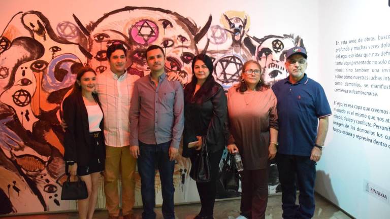 Mónica Sánchez, Jesús Cárdenas, el artista Gonzalo Cárdenas, Gloria Álvarez, Andrea Álvarez, Gonzalo Cárdenas.