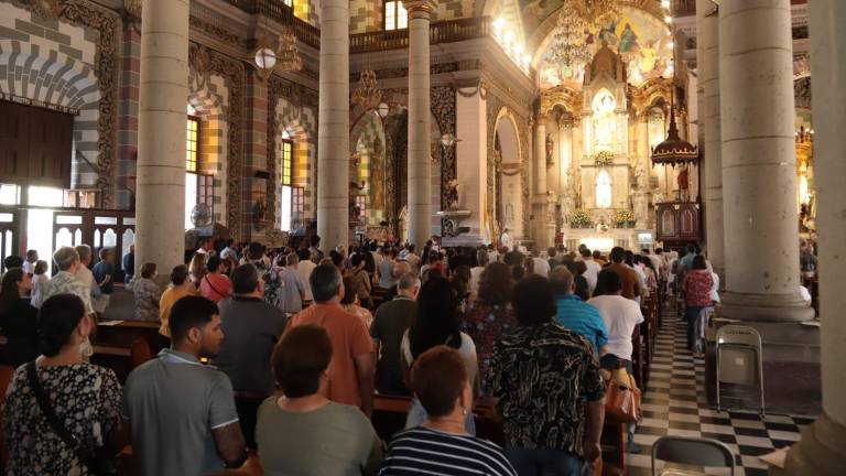 El Obispo Mario Espinosa Contreras dirigió un mensaje por el Día del Padre durante la misa dominical en la Catedral Basílica de Mazatlán.