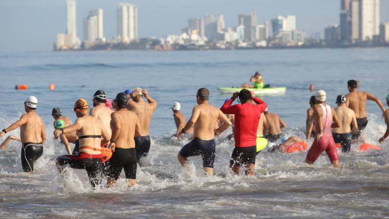 Los tritones se dieron cita en Playa Norte para ser parte de la séptima Puntuable.