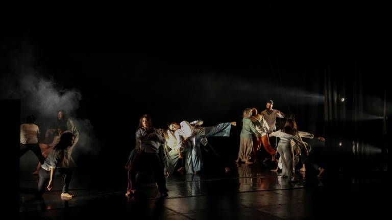 Alumnos de la Escuela Superior de Danza durante el espectáculo.