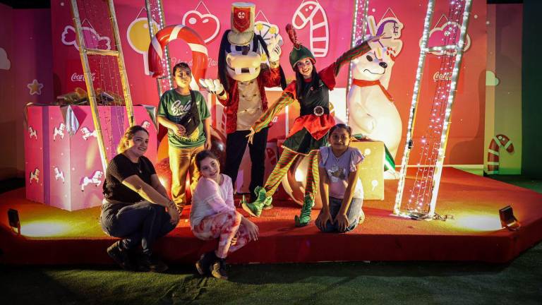 Este miércoles en la Villa del Bienestar, los presentes disfrutaron del show de los personajes de Disney.