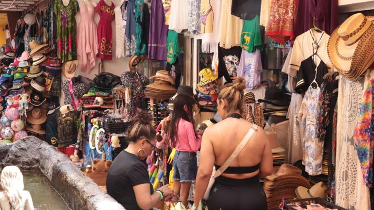 Autoridades buscan atraer más turismo nacional a Mazatlán, sobre todo carretero.