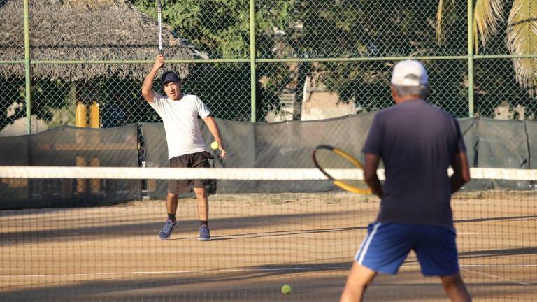 Sergio Sánchez y Eleazar Chicuate salen ganadores en su partido.