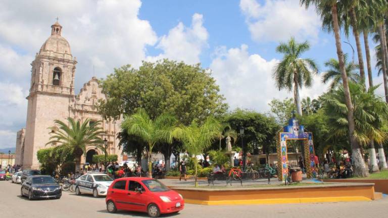 Solo en la cabecera municipal de Concordia se puede visitar el Templo de San Sebestián y su poltrona gigante en la plazuela municipal.