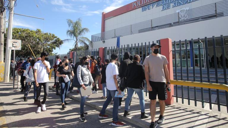 Se pide a la sociedad que hagan dos filas, una para rezagados y otra para dosis de refuerzo