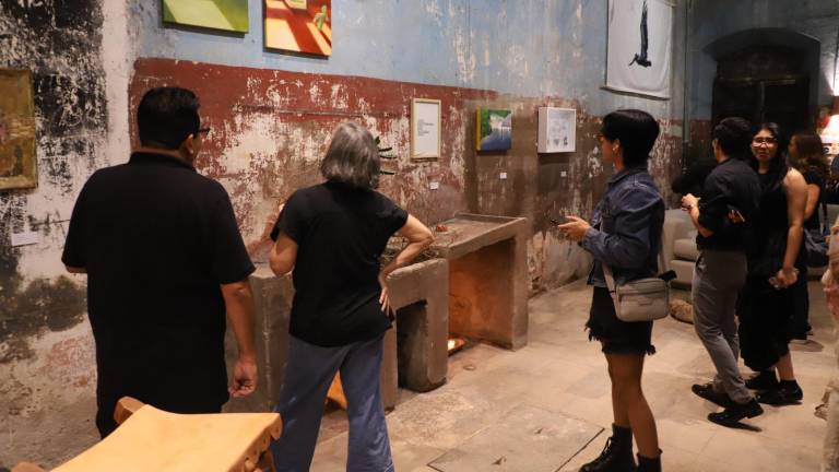 Las emblemáticas paredes del edificio Medrano alberga la Exposición “Curado”.