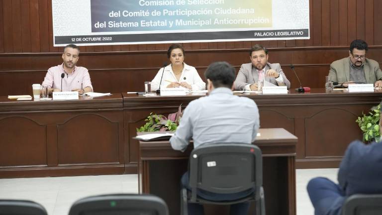 Diez aspirantes comparecieron ante la Comisión de Transparencia, Anticorrupción y Participación Ciudadana del Congreso del Estado.