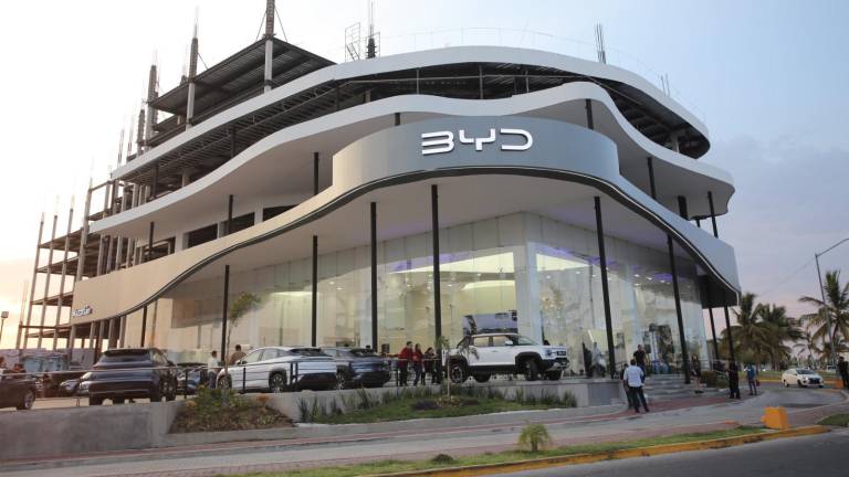 La agencia automotriz china BYD inauguró este viernes en Mazatlán, la más grande y moderna del País.