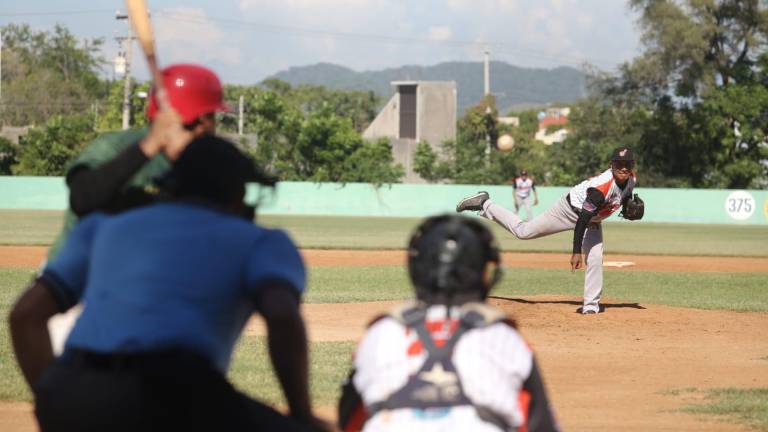 Club Sarabia se queda con la corona al vencer al Polluelos.