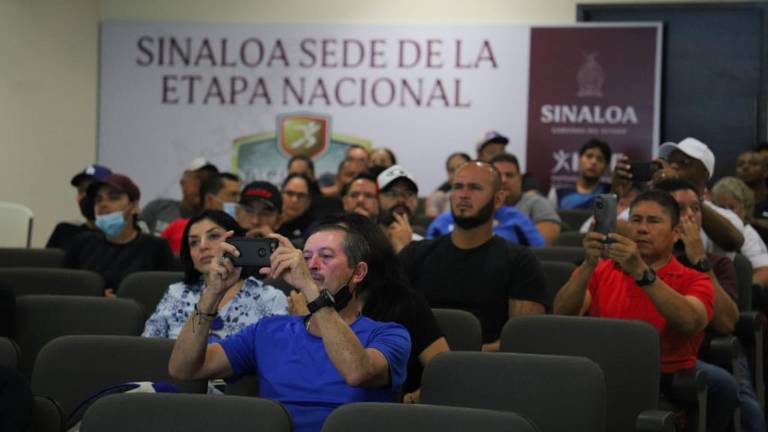 Diversos entrenadores acudieron al Seminario de Inicio de Preparación Deportiva de Sinaloa.
