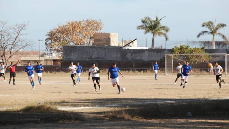 Disputados duelos hay en la Liga de Futbol Intermédicos.