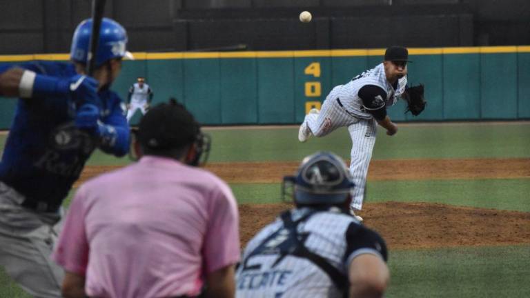 Carlos Morales y el resto del bullpen no permitieron imparable.